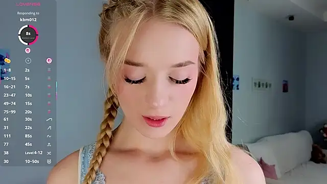 Emma Frosty online show from July 2026 11:28:01 PM