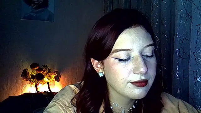 Lily Ember online show from October 2025 05:10:02 PM