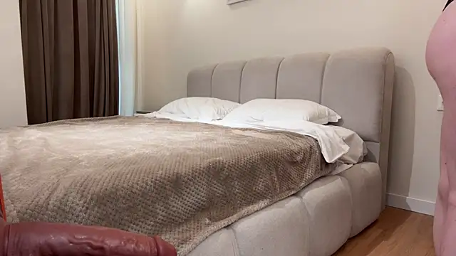 Snapshot of Kelly_Berry__ chatting on September 2025 08:25:01 AM Kelly Berry   online show from September 2025 08:25:01 AM