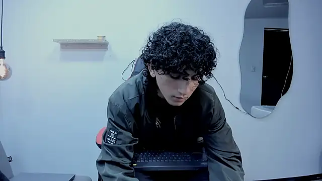 JackesTaylor online show from September 2025 04:44:01 AM