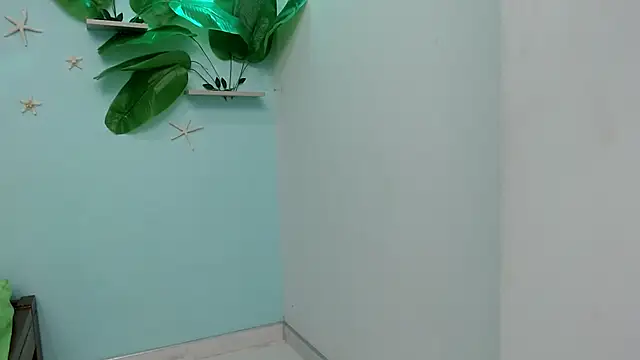 eladyrous98 online show from October 2025 02:40:02 PM