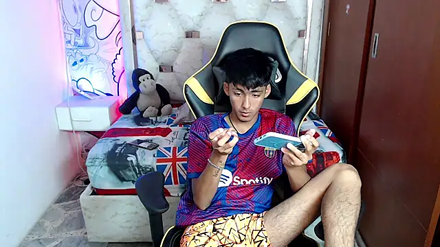Snapshot of yiisu_ chatting on October 2025 12:14:02 PM yiisu  online show from October 2025 12:14:02 PM