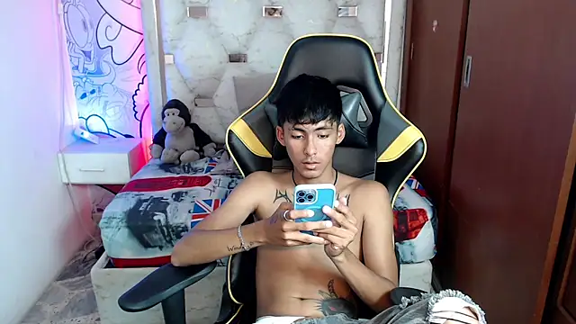 Snapshot of yiisu_ chatting on October 2025 06:18:02 PM yiisu  online show from October 2025 06:18:02 PM
