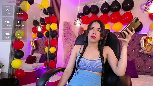 Amara Davis online show from October 2025 03:48:02 AM