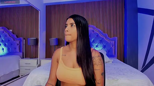 SelenaStonne online show from September 2025 08:09:01 PM