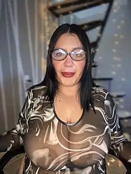 victoria amatista  online show from October 2025 06:51:01 PM