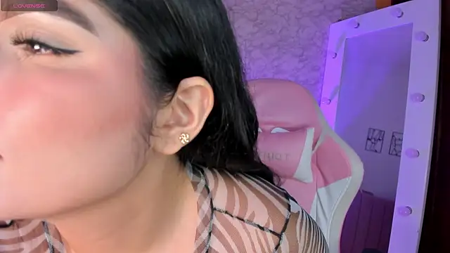 Kendall Jonss1 online show from October 2025 10:29:02 PM