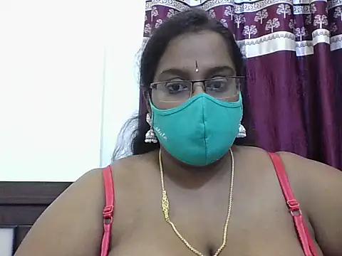 Snapshot of Reena-gowda chatting on September 2025 12:51:01 PM Reena-gowda online show from September 2025 12:51:01 PM