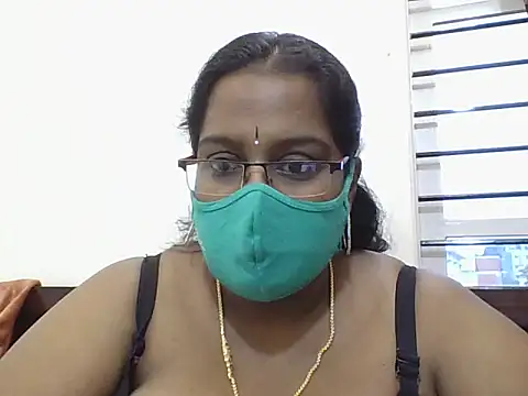 Snapshot of Reena-gowda chatting on September 2025 12:59:01 AM Reena-gowda online show from September 2025 12:59:01 AM