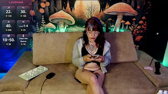 LunaBunny8 online show from September 2025 12:13:02 AM