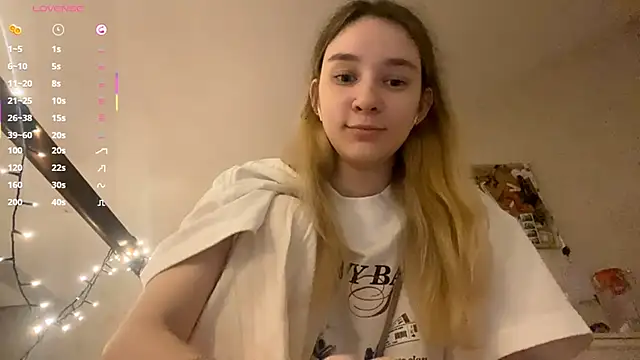 DanaCore online show from November 2025 05:00:01 PM