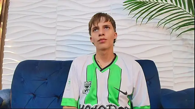 Snapshot of Pavo_tv chatting on May 2026 07:31:01 PM Pavo tv online show from May 2026 07:31:01 PM