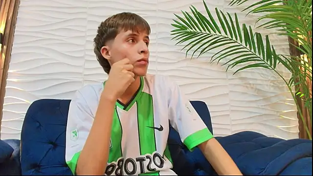 Snapshot of Pavo_tv chatting on May 2026 01:56:01 AM Pavo tv online show from May 2026 01:56:01 AM