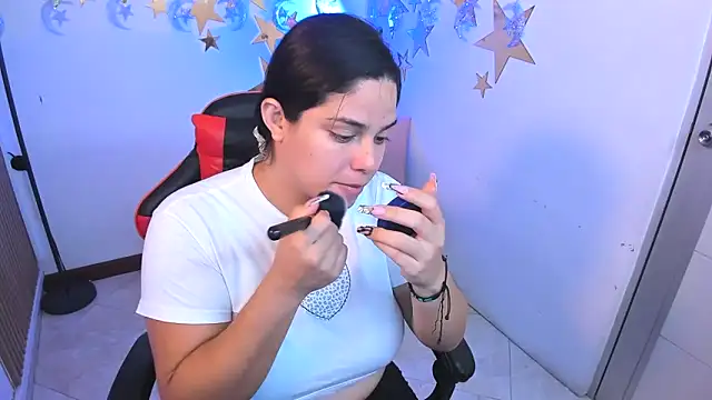 Snapshot of lucia_ht chatting on October 2025 12:41:02 AM lucia ht online show from October 2025 12:41:02 AM