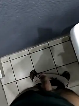 Leofj007 online show from November 2025 10:58:02 PM