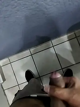 Leofj007 online show from December 2025 11:01:02 PM