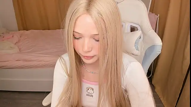 mayyacozyy online show from April 2026 08:18:02 AM