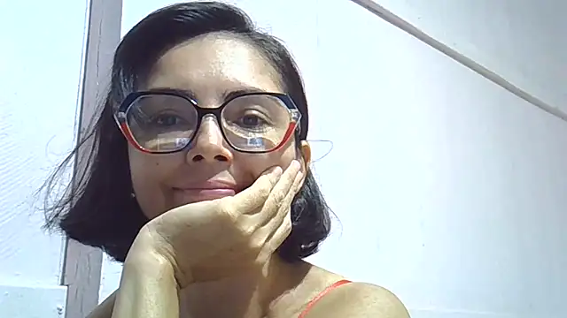 Snapshot of Luana_sexy42 chatting on May 2026 02:05:02 AM Luana sexy42 online show from May 2026 02:05:02 AM