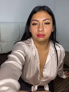 Issa Santana online show from March 2026 09:32:02 PM