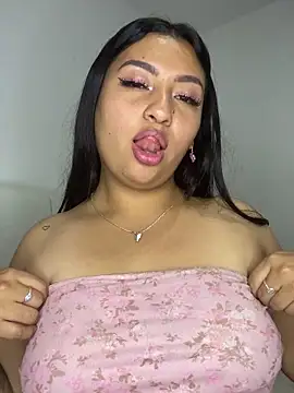 Issa Santana online show from April 2026 08:06:02 PM