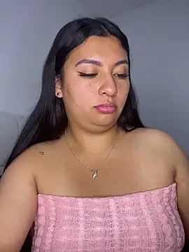 Issa Santana online show from April 2026 08:14:01 PM