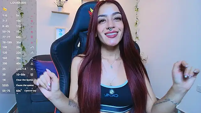 Snapshot of ViolethRosse chatting on December 2025 08:15:02 PM ViolethRosse online show from December 2025 08:15:02 PM