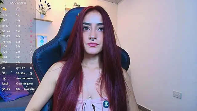 Snapshot of ViolethRosse chatting on February 2026 08:29:02 PM ViolethRosse online show from February 2026 08:29:02 PM