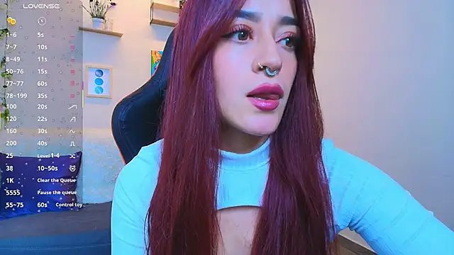 Snapshot of ViolethRosse chatting on April 2026 01:44:01 AM ViolethRosse online show from April 2026 01:44:01 AM