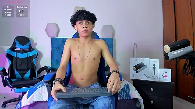 Snapshot of _taylor_black chatting on September 2025 02:10:01 PM taylor black online show from September 2025 02:10:01 PM