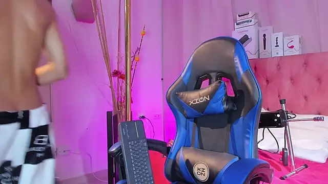  taylor black online show from April 2026 08:59:01 PM