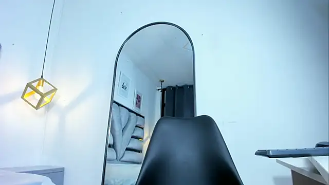 lianfox  online show from December 2025 12:55:02 PM