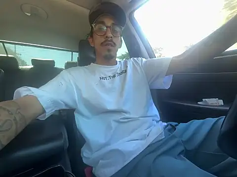 Snapshot of bigdickkane300 chatting on July 2026 10:45:01 PM bigdickkane300 online show from July 2026 10:45:01 PM