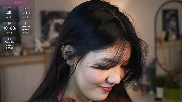 MoiraEger online show from September 2025 05:06:01 PM