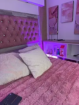 Snapshot of MylaDreams chatting on May 2026 03:37:02 AM MylaDreams online show from May 2026 03:37:02 AM
