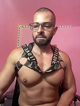 magnumchris online show from April 2026 03:51:01 PM