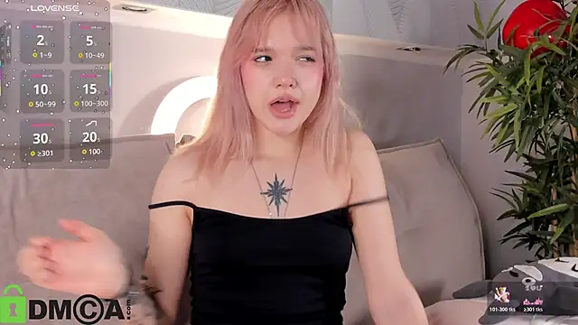 Molly Platt online show from February 2026 09:10:02 AM