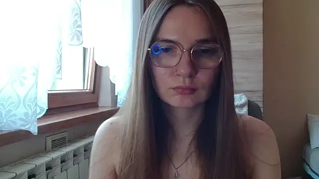 Snapshot of LooveELLYx chatting on June 2026 06:29:01 AM LooveELLYx online show from June 2026 06:29:01 AM