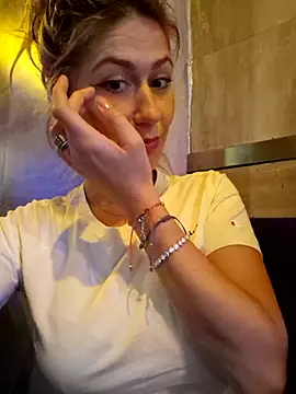 CelynaRoss online show from January 2026 10:41:01 AM