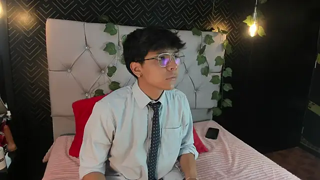 Thiago Kozak online show from October 2025 01:00:02 PM