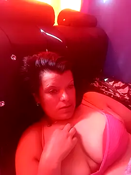 Hanna Kieran online show from November 2025 01:24:02 PM