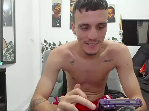 Snapshot of Latins_Boss chatting on May 2026 12:16:02 AM Latins Boss online show from May 2026 12:16:02 AM