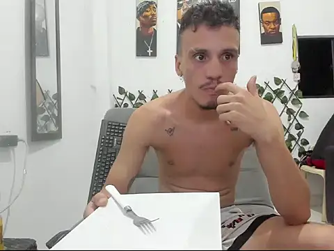Snapshot of Latins_Boss chatting on June 2026 01:29:01 AM Latins Boss online show from June 2026 01:29:01 AM
