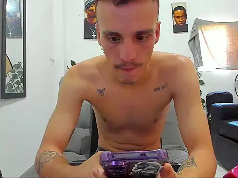 Snapshot of Latins_Boss chatting on July 2026 05:18:02 PM Latins Boss online show from July 2026 05:18:02 PM