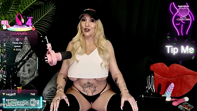 Daisy Hotwife online show from November 2025 08:18:01 PM