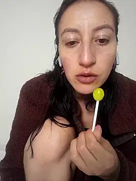 Oriana111 online show from November 2025 04:33:02 AM