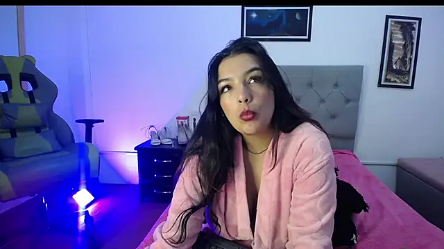 Esmeraldaa- online show from September 2025 10:31:02 AM