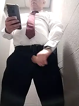 BigCristh79 online show from April 2026 06:39:01 AM