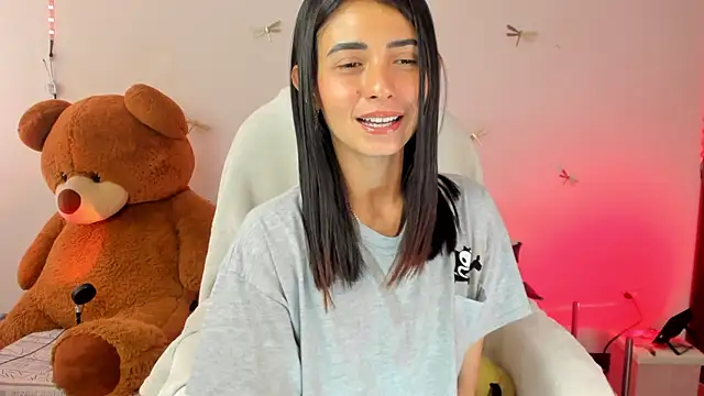 Snapshot of princessluna_19 chatting on November 2025 10:04:01 PM princessluna 19 online show from November 2025 10:04:01 PM