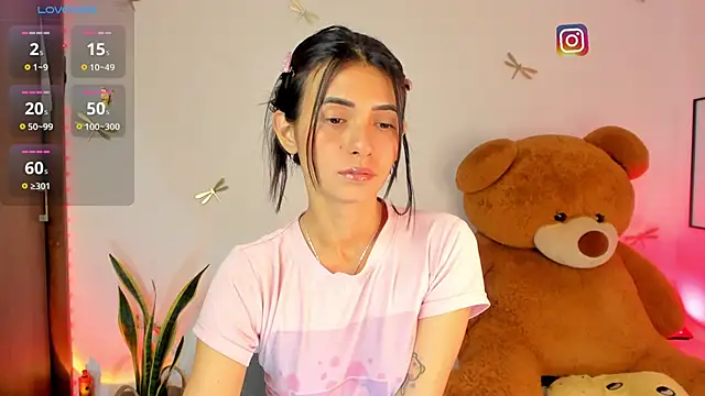 Snapshot of princessluna_19 chatting on December 2025 08:48:01 PM princessluna 19 online show from December 2025 08:48:01 PM