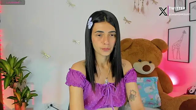 Snapshot of princessluna_19 chatting on January 2026 05:59:01 PM princessluna 19 online show from January 2026 05:59:01 PM